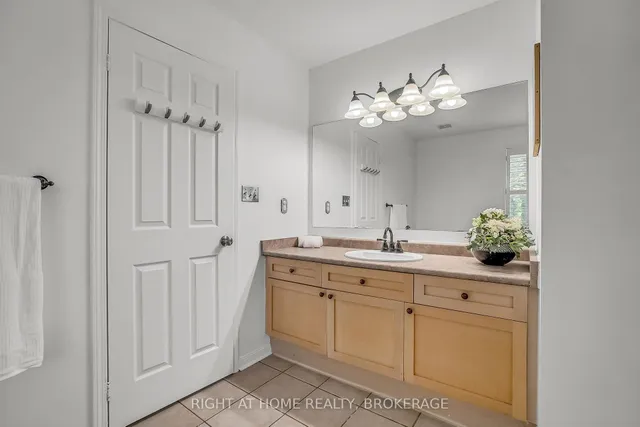 Additional image 31 of 928 Lancaster Blvd