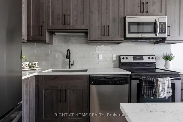 Additional image 25 of 56 Marina Point Cres