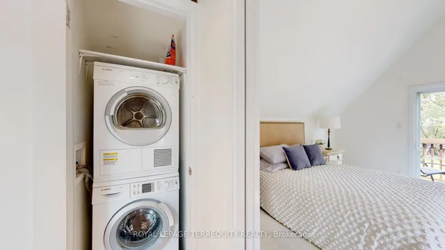 Additional image 34 of 65 Burnhamthorpe Cres