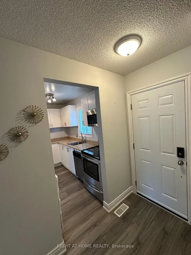 Additional image 12 of 14 Hero Sq