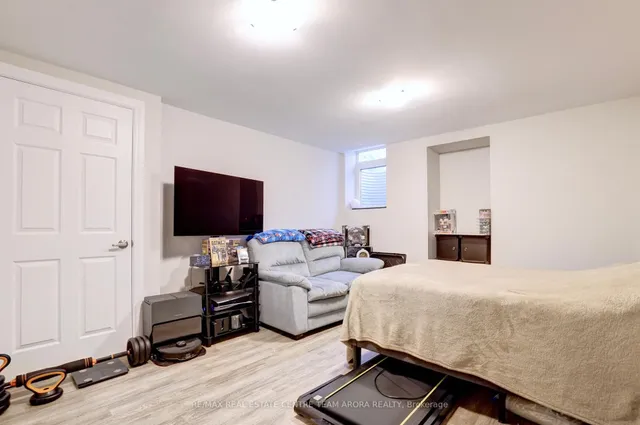 Additional image 42 of 329 Brisdale Dr