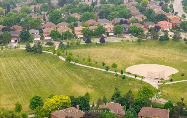 Primary image of 1252 Greenwood Cres