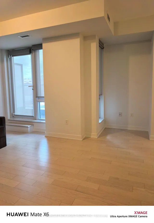 房产图片 3 - 多伦多市列治文街330号605单元