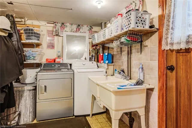 Additional image 34 of 170 Martinglen Cres