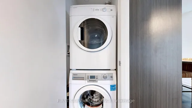 Additional image 28 of 100 Harbour St Unit 1210