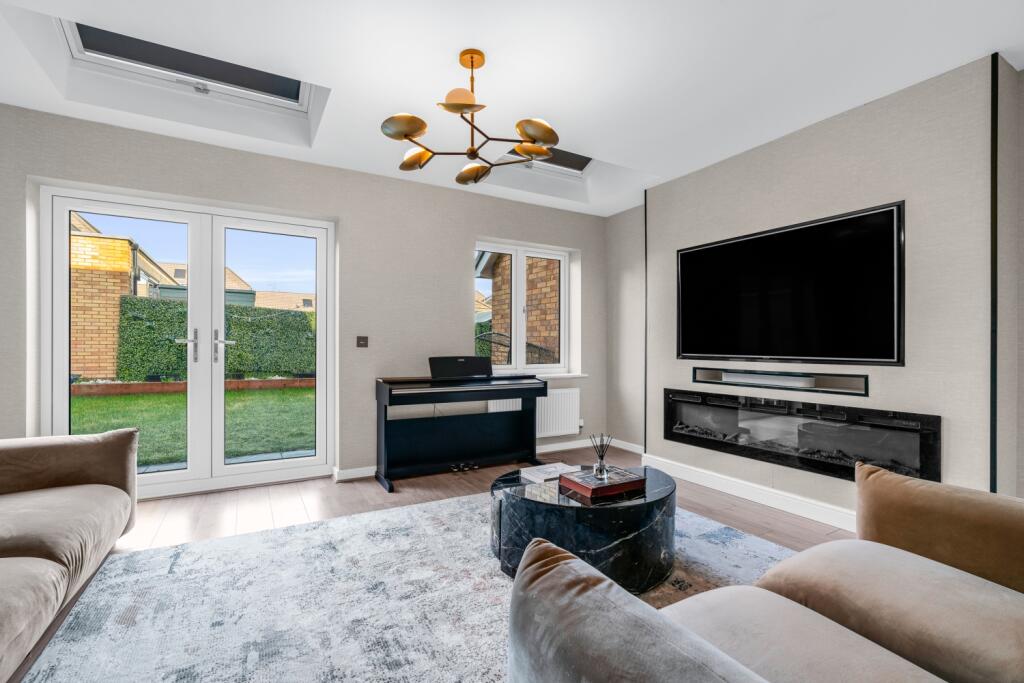 Additional image 8 of Victoria Close, Welwyn Garden City, Hertfordshire, AL7