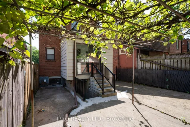 Additional image 39 of 96 Woodycrest Ave