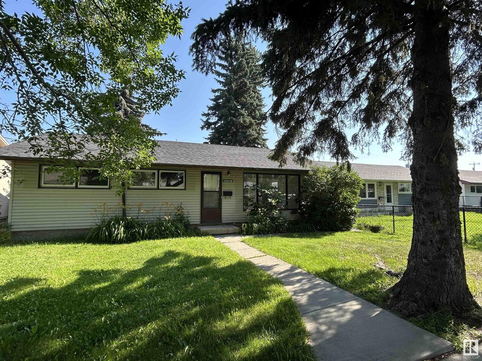 16518 106 AV NW|Edmonton, Alberta T5P0W9