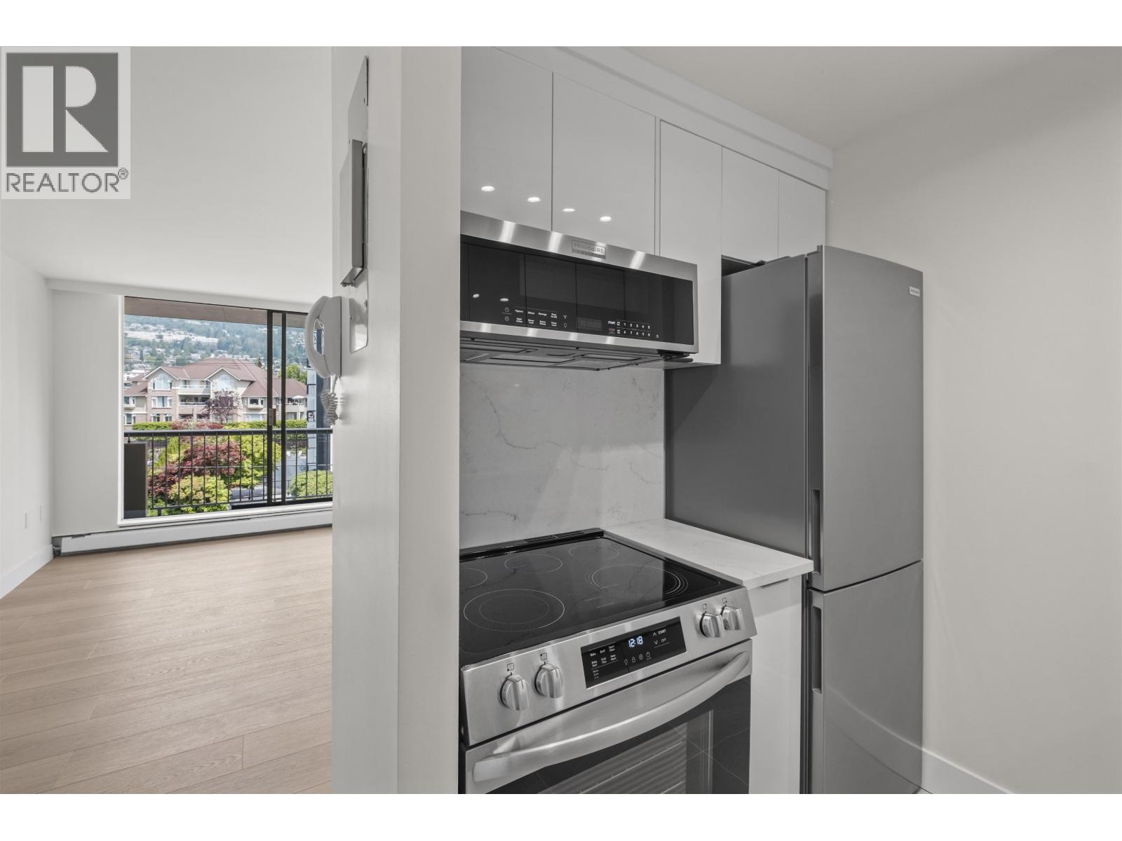 403 2150 BELLEVUE AVENUE|West Vancouver, British Columbia V7V1C3