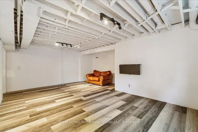 Additional image 34 of 471 Deerhurst Dr