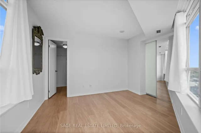 Additional image 15 of 38 Joe Shuster Way Unit 1518