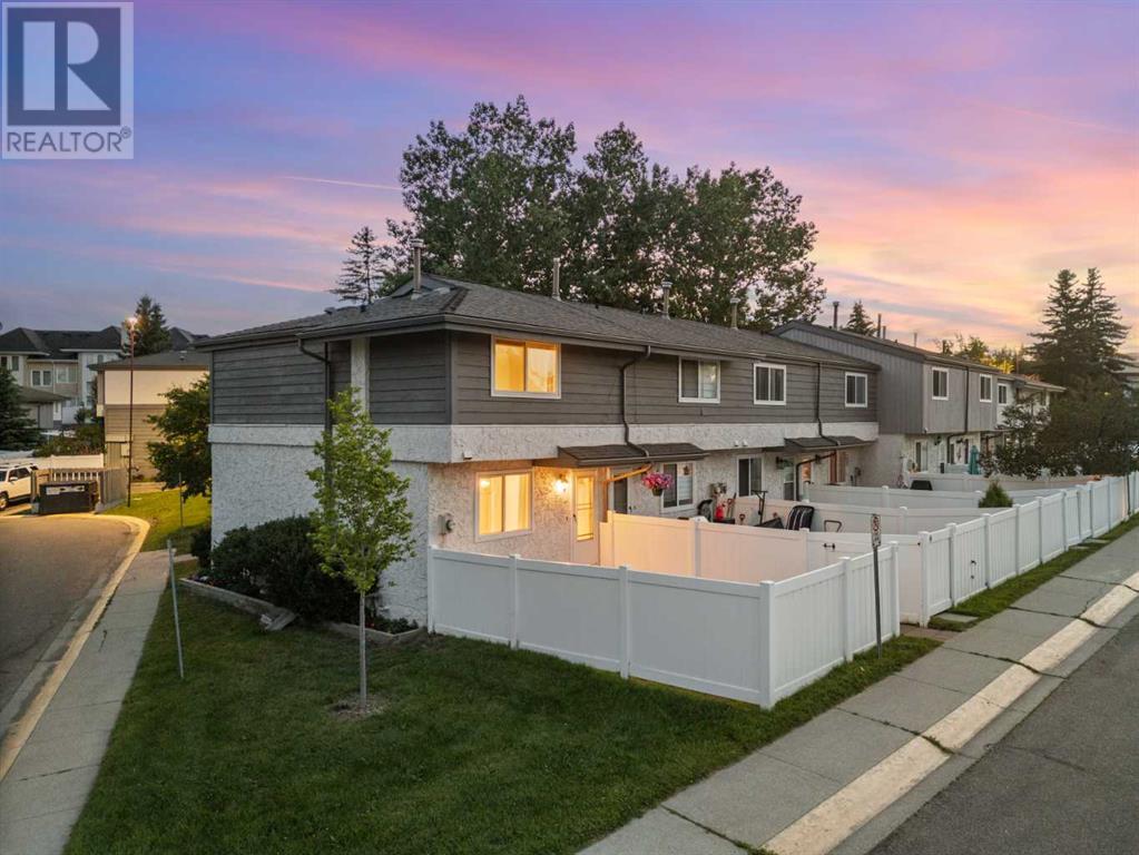 130, 999 Canyon Meadows Drive SW|Calgary, Alberta T2W2S6