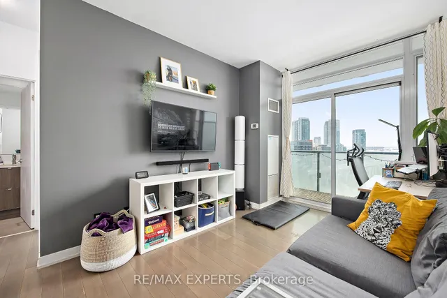 Additional image 10 of 170 Fort York Blvd Unit 1412