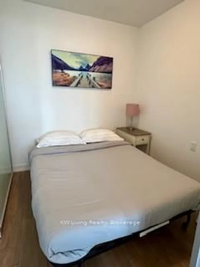 Additional image 4 of 203 College St Unit 801