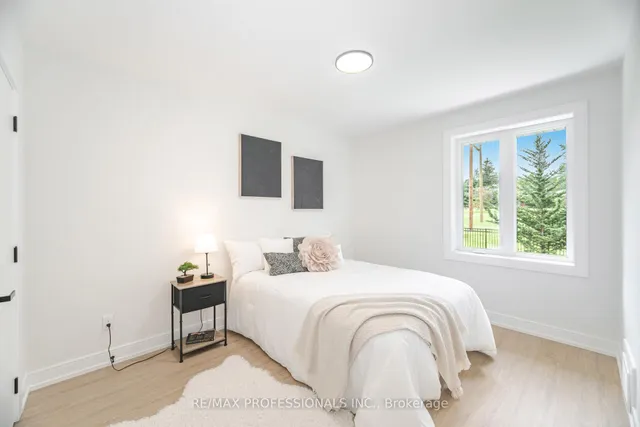 Additional image 23 of 4 Lloyd Manor Rd