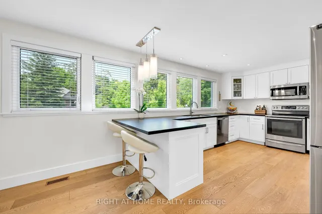 Additional image 6 of 140 Wellington St