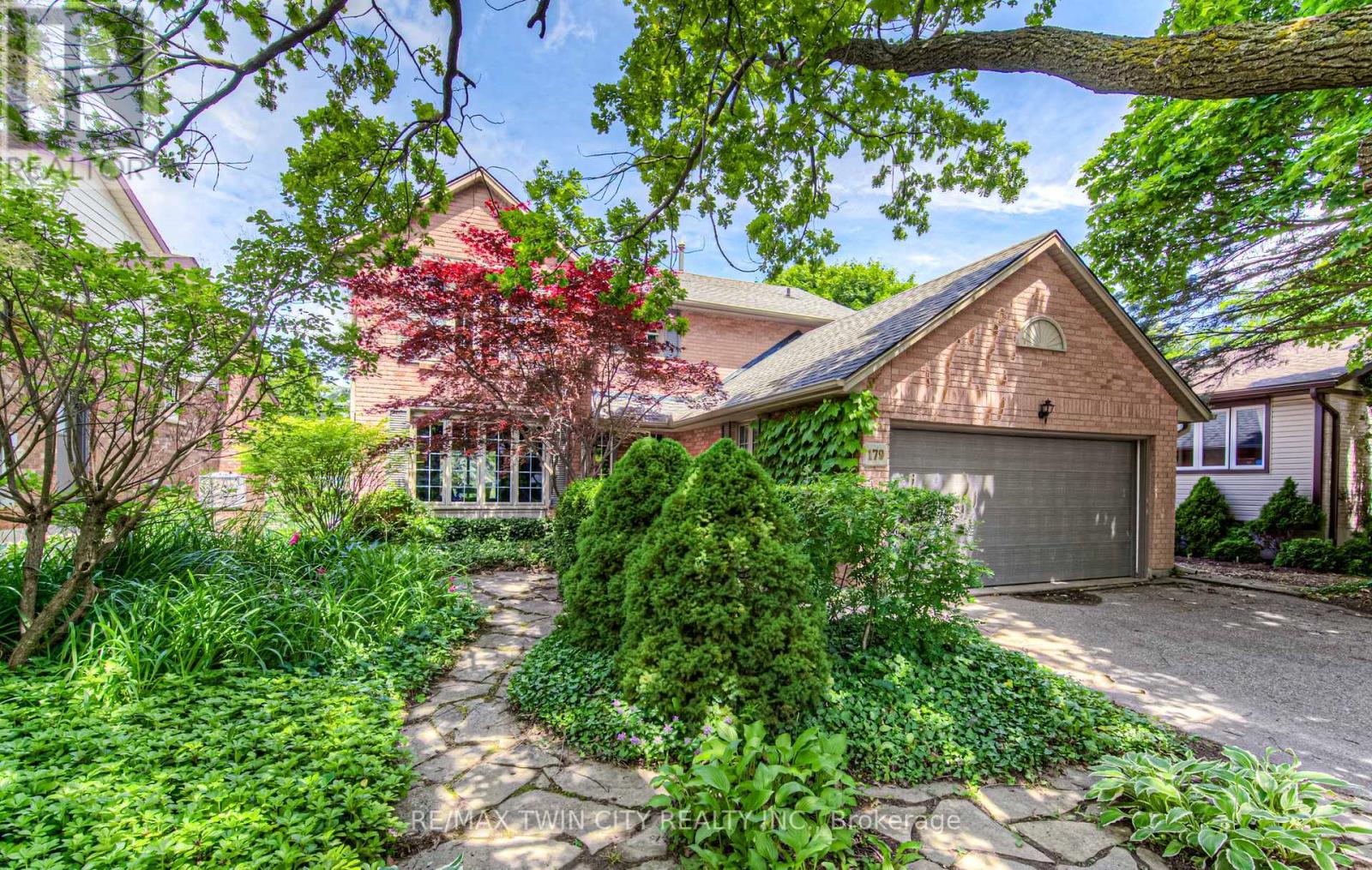 179 WOODBEND CRESCENT|Waterloo, Ontario N2T1G9