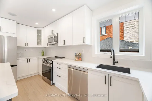 Additional image 14 of 4 Lloyd Manor Rd