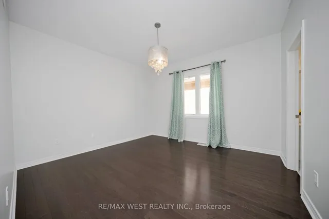 房产图片 34 - 198 Jessie Caverhill Pass