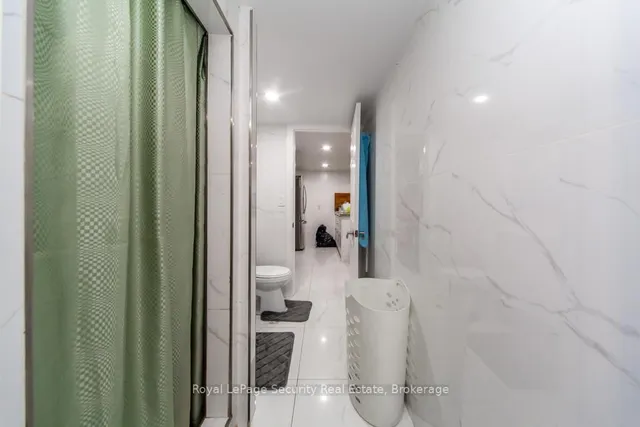 Additional image 42 of 44 Woodgate Dr