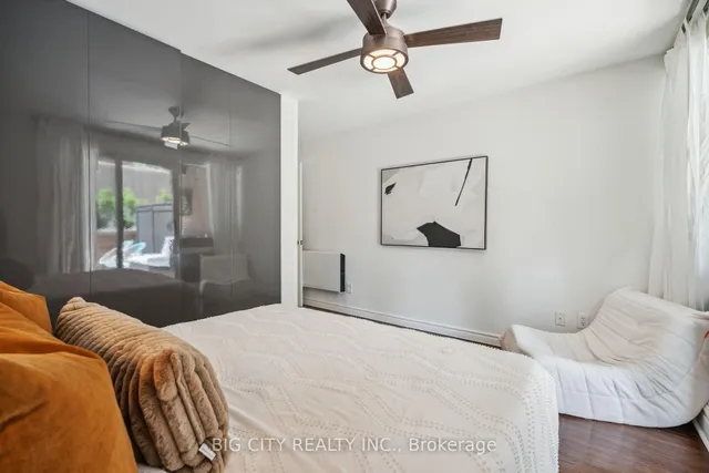 Additional image 15 of 570 Wellington St Unit 12B