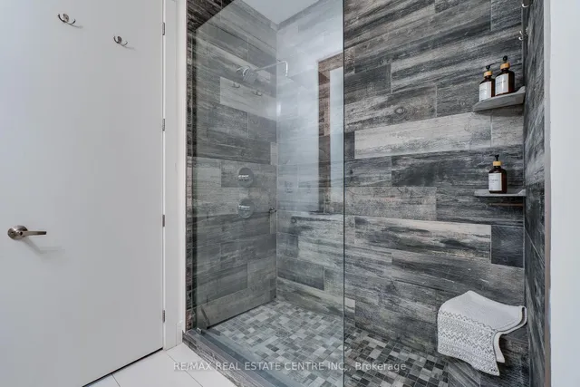 Additional image 14 of 112 Benton St Unit 211