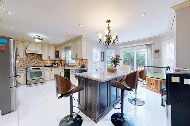 Additional image 13 of 656 Esprit Cres