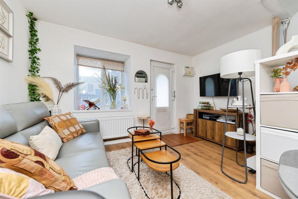 Additional image 3 of Cowslips, Welwyn Garden City