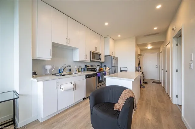 Additional image 10 of 690 King St Unit 602