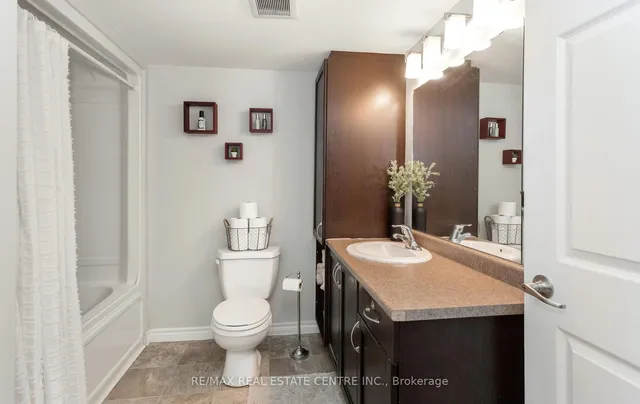 Additional image 33 of 1370 Main St Unit 205