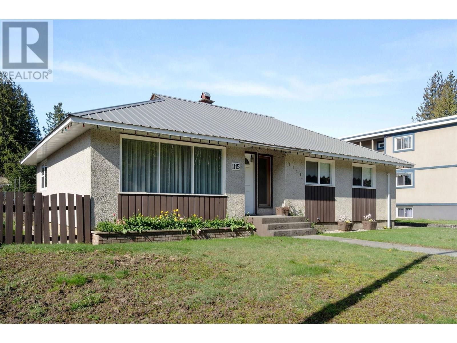 Property image for 1115 Victoria Road W|Revelstoke, British Columbia V0E2S0