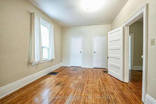 Additional image 8 of 914 Dovercourt Rd