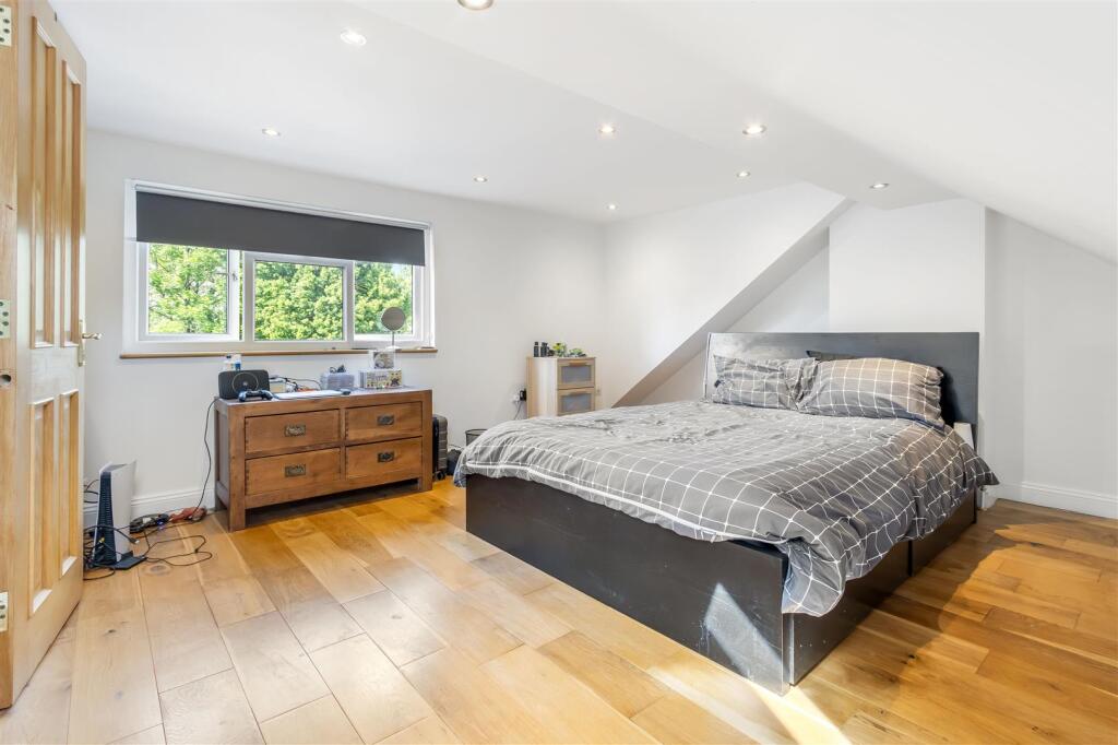 Additional image 12 of The Grove, Brookmans Park