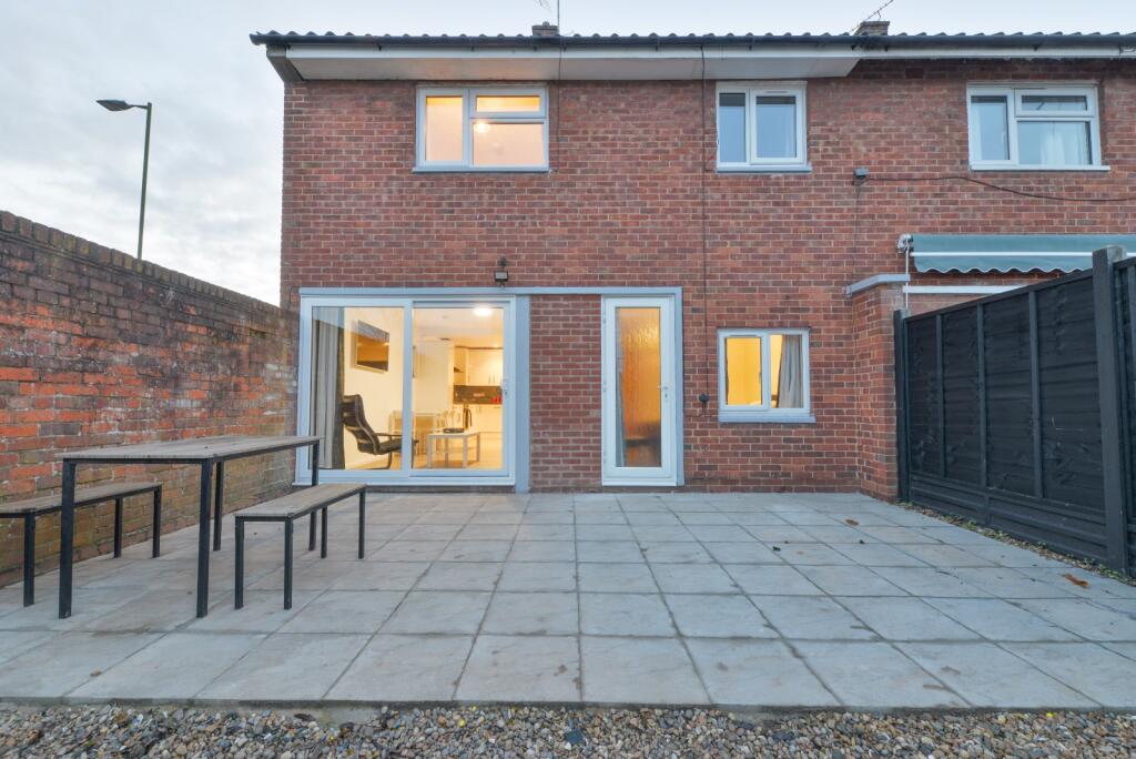 Additional image 8 of Room 1, Pond Croft, Hatfield