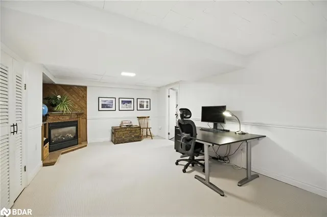 Additional image 31 of 247 Elmhurst Cres