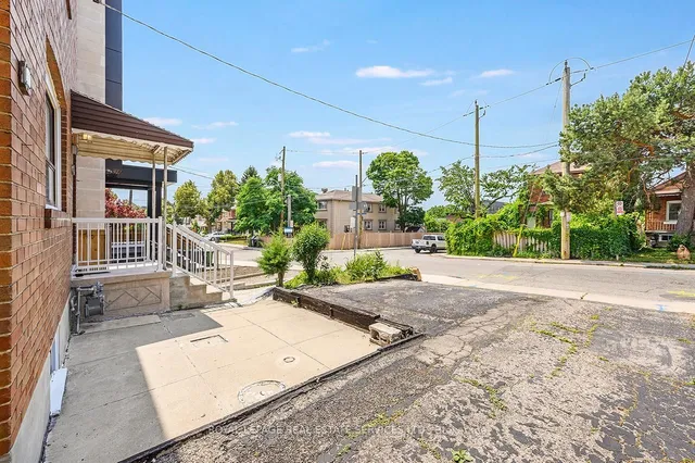 Additional image 7 of 393 Glenholme Ave