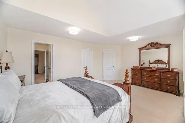 Additional image 29 of 2373 Rideau Dr