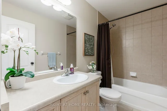 Additional image 41 of 56 Marina Point Cres