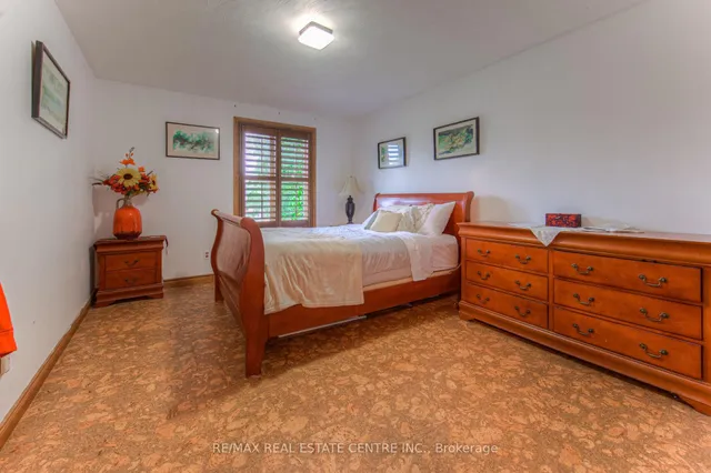 Additional image 33 of 310 Cavendish Dr