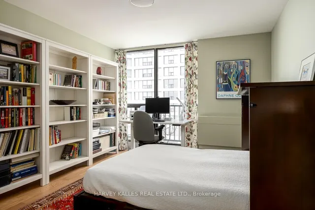 Additional image 22 of 33 Harbour Sq Unit 1605