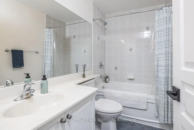 Additional image 7 of 438 Richmond St Unit 610