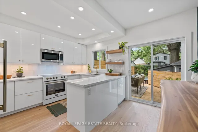 Additional image 18 of 160 Silver Birch Ave