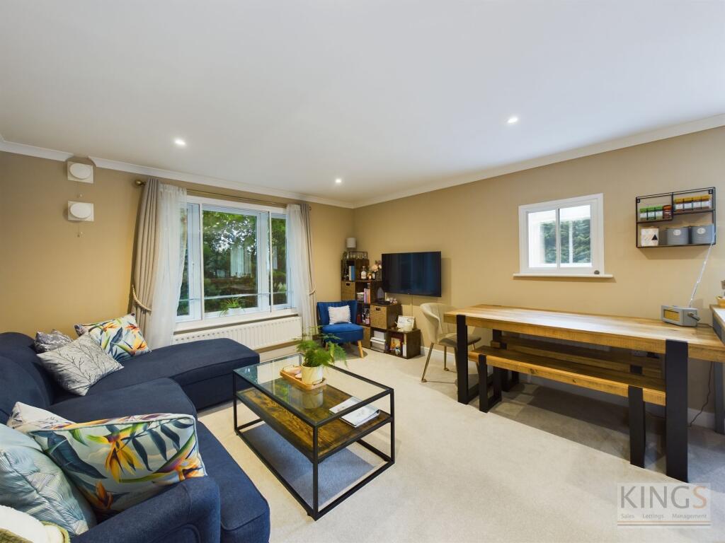 Additional image 5 of Kings Place, North Drive, AL9