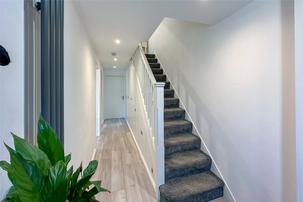 Additional image 7 of Leyland Avenue, St. Albans, Hertfordshire, AL1