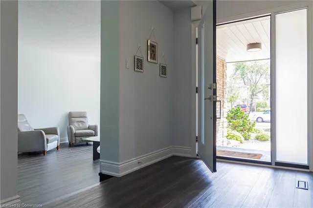 Additional image 4 of 2390 Sinclair Cir