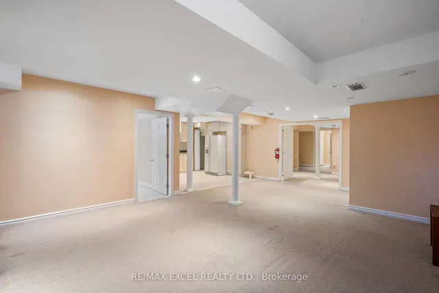 Additional image 32 of 29 Candlebrook Cres