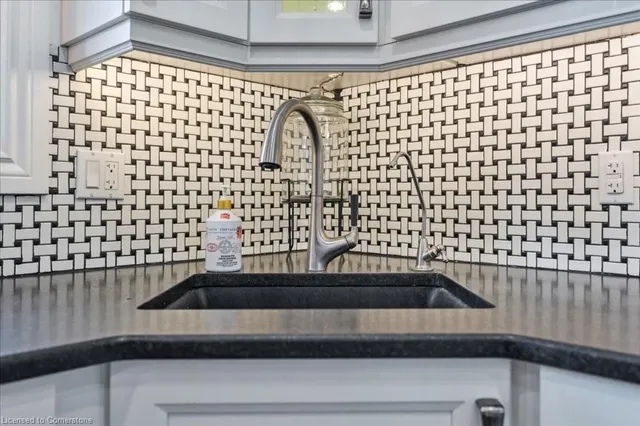 Additional image 17 of 34 Strathcona Cres