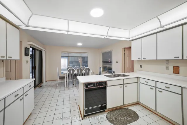 Additional image 12 of 7 Vogue Cres