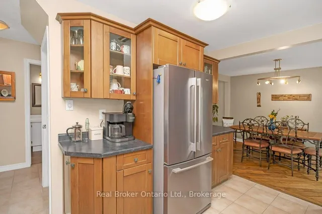 Additional image 10 of 2302 Malcolm Cres