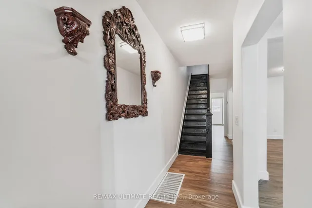 Additional image 9 of 2010 Dufferin St